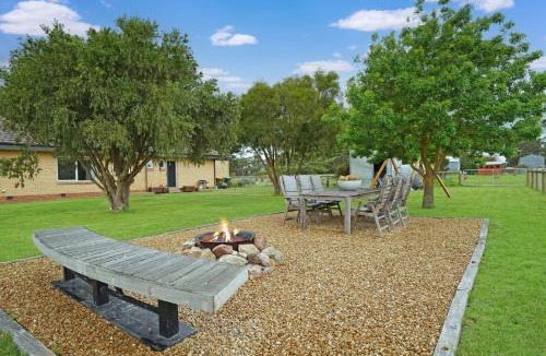 Dunkeld House | Dunkeld House - Beautiful Country Retreat