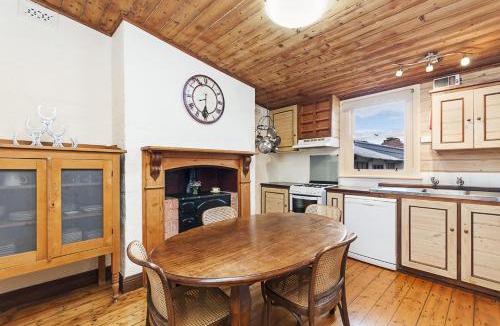 Warrnambool House | Dunraven on Banyan
