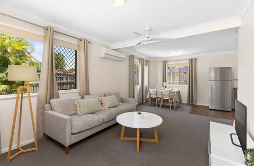 Acacia Ridge Apartment | Duplex stay with 2 private homes | Dual Units