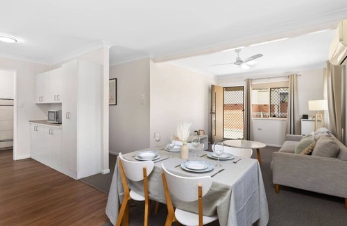 Acacia Ridge Apartment | Duplex stay with 2 private homes | Dual Units