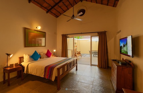 Perumal Kovil Pathy Hotel | Dvara Siruvani