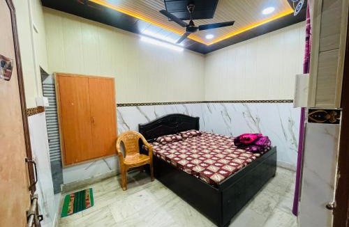 Mathura House | Dwarkapuri Paras guest house