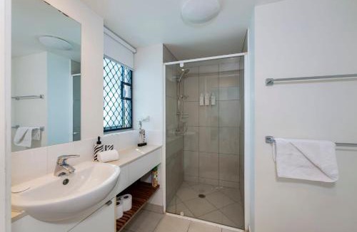 Bargara Apartment | Dwell Apartment 33