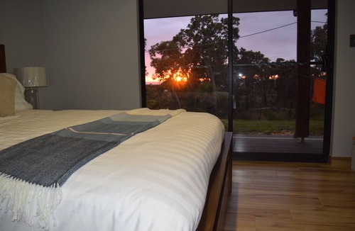 Eagle Bay Bed & Breakfast | Eagle Bay House - Summer Room