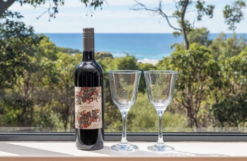 Eagle Bay House | Eagle Vista Beachside Bliss with Bushland Serenity