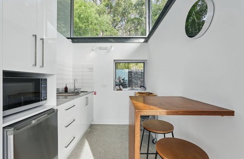 Eaglehawk Neck Apartment | Eaglehawk Pavilions – Bayview Pavilion Two