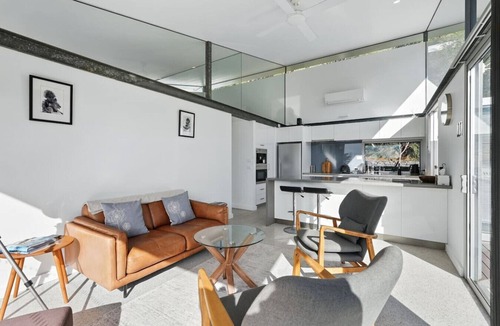 Eaglehawk Neck Apartment | Eaglehawk Pavilions One – Coastal Retreat with Ocean Views