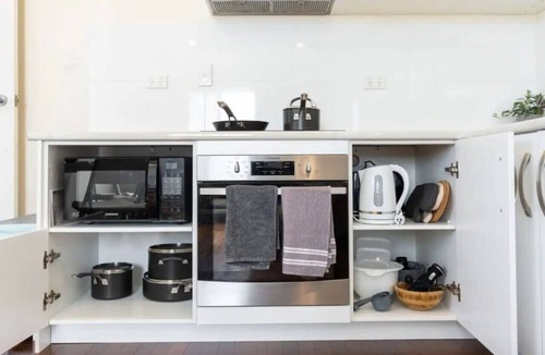 Nudgee Beach House | Eagles Nest Two Bed Home Nudgee Beach