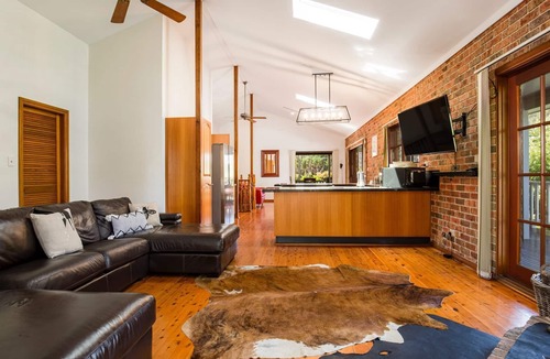 Callala Bay House | Eagles Point - Water Views - Pet Friendly