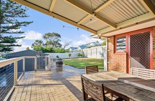 Maslin Beach House | Easy Going, Family and Pet friendly Beachside Escape
