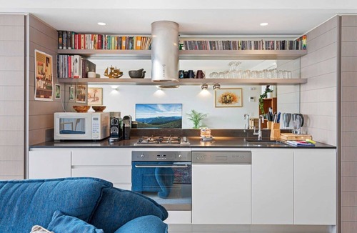 Abbotsford Apartment | Eclectic 1-Bed Apartment with Pool and Gym
