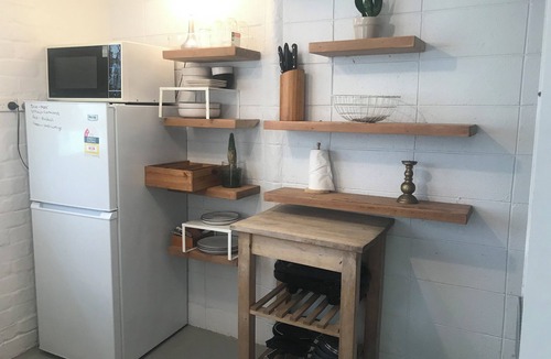 Dee Why Apartment | Eclectic room, private space, quiet nature spot near famous surf beaches & City