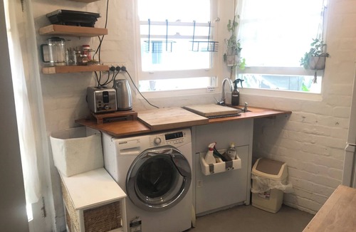 Dee Why Apartment | Eclectic room, private space, quiet nature spot near famous surf beaches & City