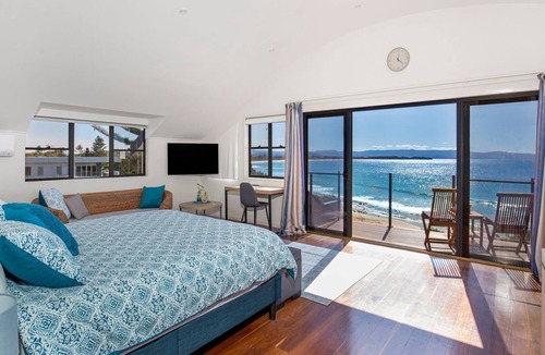 Culburra Beach House | Eclipse - Absolute Beachfront with Stunning Views