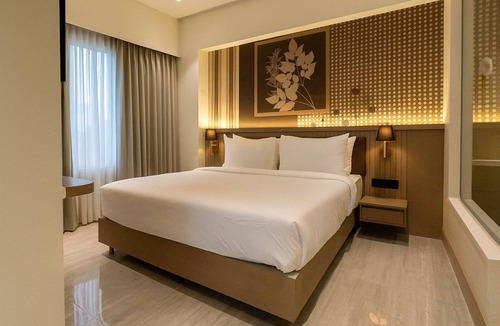 Savli Hotel | Eco Satva Vadodara (Kitchen with no-onion no-garlic)