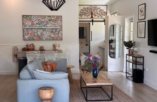 Bellingen House | EcoShed - Private Riverfront Getaway. Eco-friendly, pet friendly, close to town