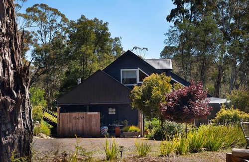 Wheatsheaf Apartment | Edessa Lodge- tranquil bush retreat 5 mins from Daylesford