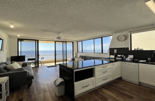 Caloundra Apartment | Edgecliffe 3 Kings Beach Unit With Ocean Views