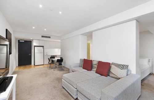 Geelong Apartment | Edgewater 109