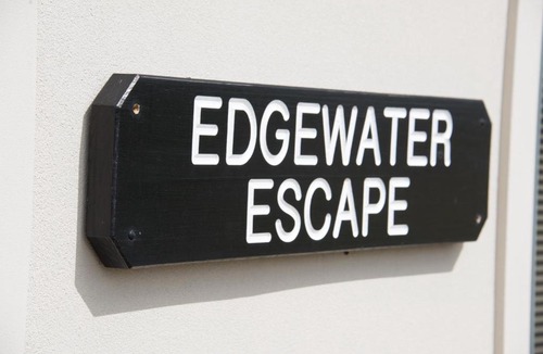 Kingscote House | Edgewater Escape