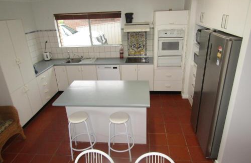 Para Wurlie House | Edith's