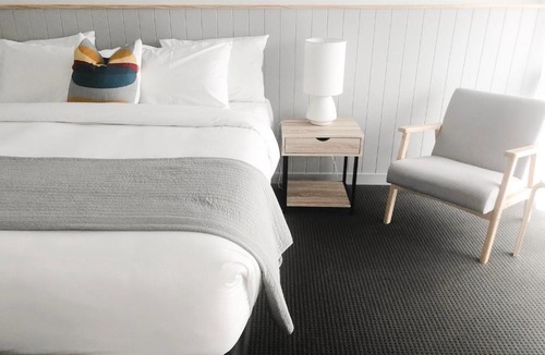 Warrnambool Hotel | Eight Spence