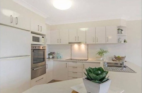 Elanora House | Elanora Escape Pet Friendly 3 bedroom 2 bath family home
