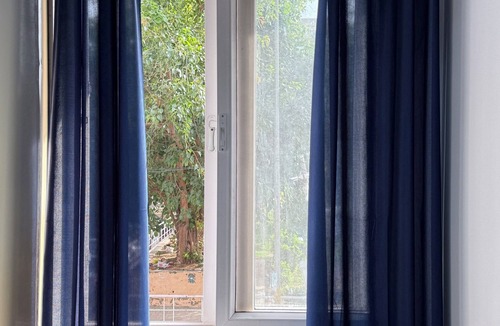 New Delhi Apartment | Elegant 2 BHK fully furnished Flat
