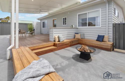 Tomakin House | Elegant Beachside Retreat with Luxurious Amenities