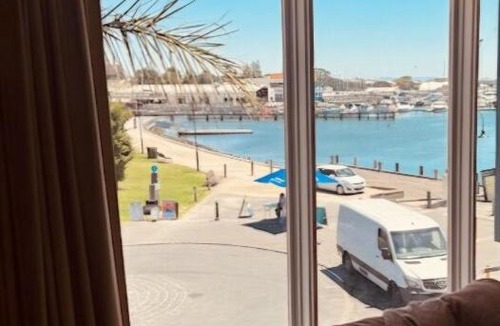 Williamstown Apartment | Elegant Waterfront Retreat Harbour & River Views