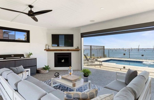 Yarrawonga House | Elements on Waters Edge - Spring Offer