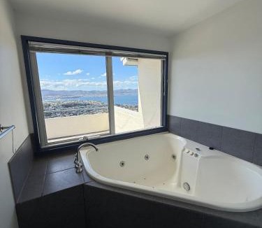 Dynnyrne House | Elevated Water Views Peaceful 4BR Retreat