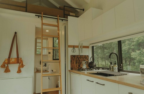 Murrays Run Apartment | Elizabeth & Madeline - Hunter Region