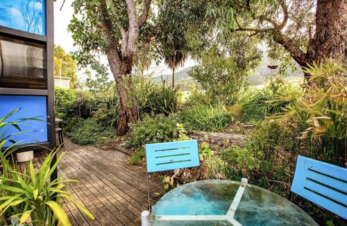 Apollo Bay Cabin | ELLA B - caravan park location