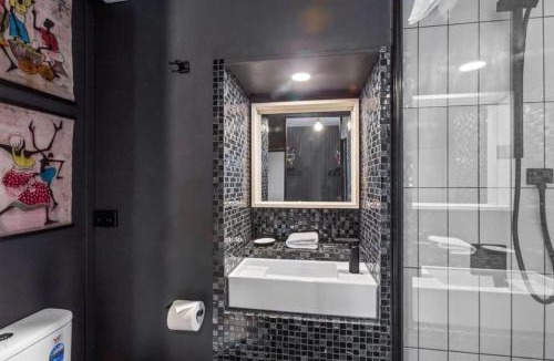 Apollo Bay House | ELLA B - caravan park location