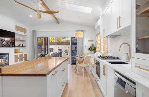 Coffs Harbour Villa | Ellie's Holiday Escape, Pool, Pets, Designer Villa