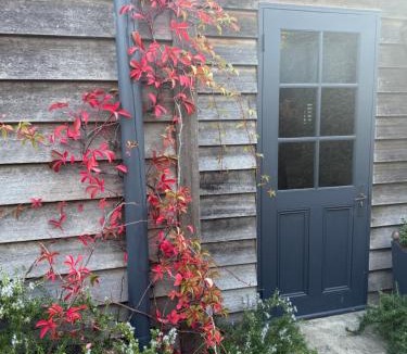 Oatlands Bed & Breakfast | Elm Cottage Barn