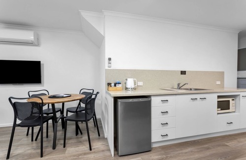 Launceston CBD Hotel | Elphin Motel & Serviced Apartments