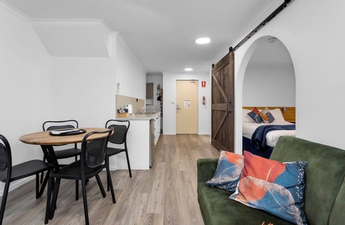 Launceston CBD Hotel | Elphin Motel & Serviced Apartments