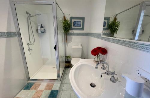 East Launceston Apartment | Elsmere Heritage Gardens & Accom
