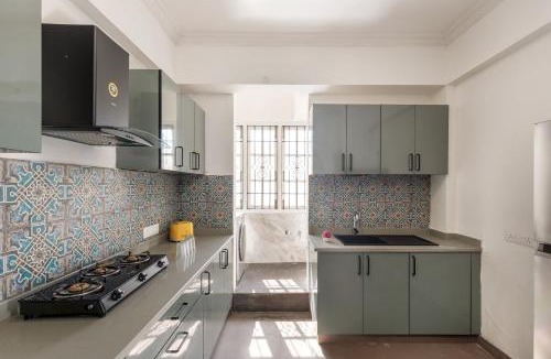 D Costa Layout Apartment | Emerald Apartment 101 by StayJade 3bhk Nr MG road