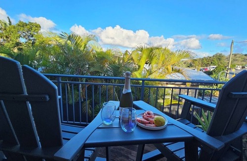 Emerald Beach House | Emerald Break – Steps to the Beach
