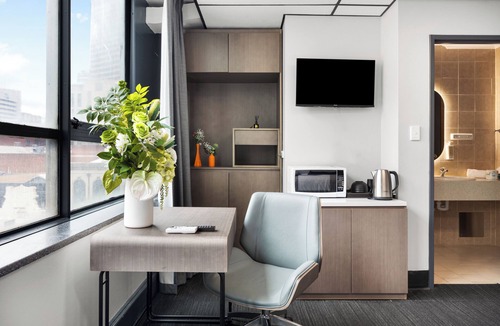 Adelaide Central Business District Hotel | Eminence on Bank