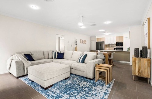 Mount Lofty House | "Emmeline" - A Luxury villa nestled in a peaceful, tree-lined street