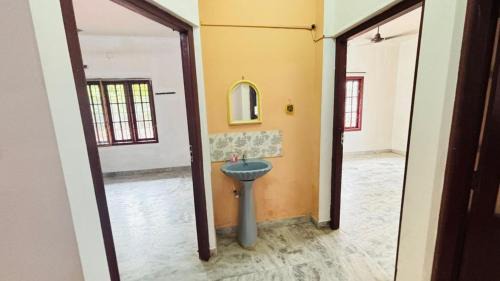 Vyttila Hostel | Empire Hostel