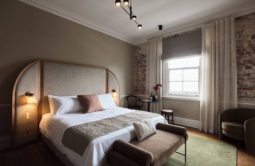 Annandale Hotel | Empire Hotel