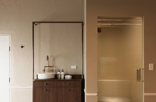 Annandale Hotel | Empire Hotel