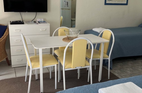 Emu Point Hotel | Emu Point Motel & Apartments