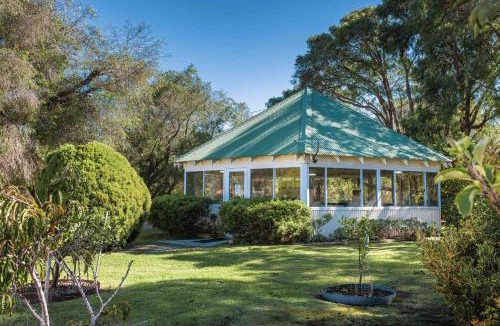 Emu Point Hotel | Emu Point Motel