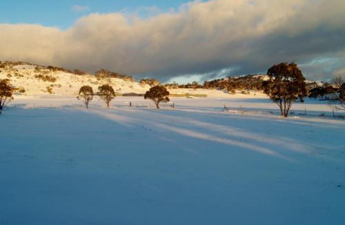 Jindabyne House | Emu Rest Touchdown Cottages